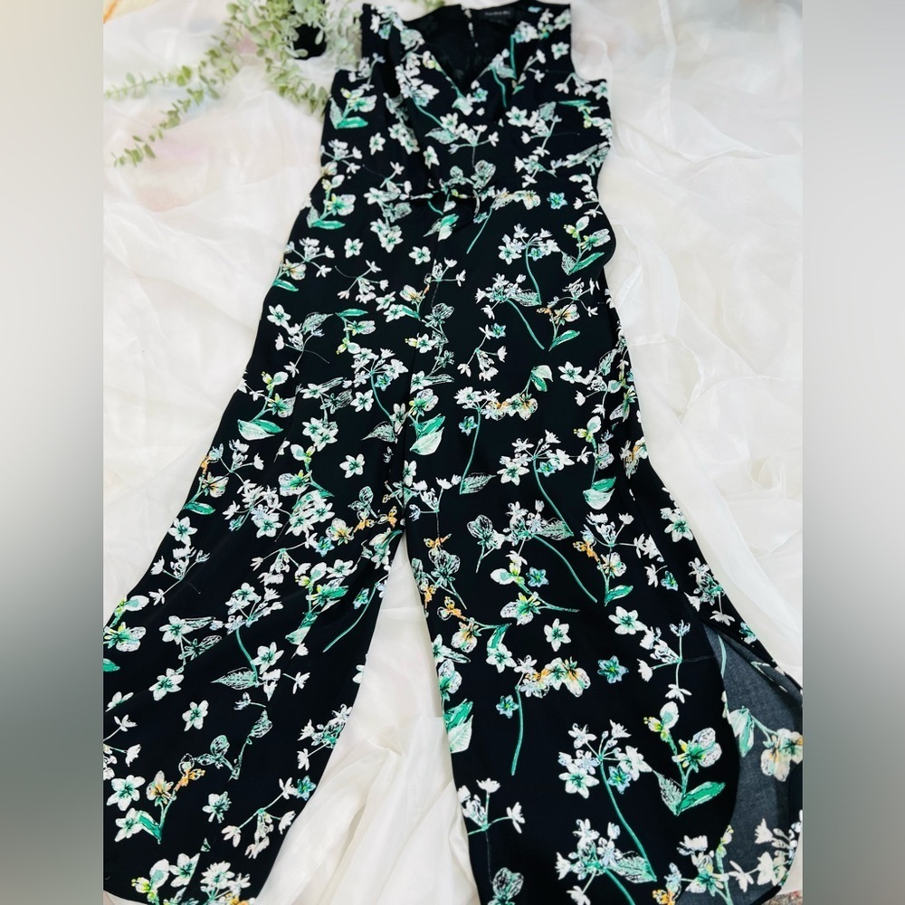 Tahari Black Floral Sheer Sleeveless Drop Waist Capri Jumpsuit Size 6